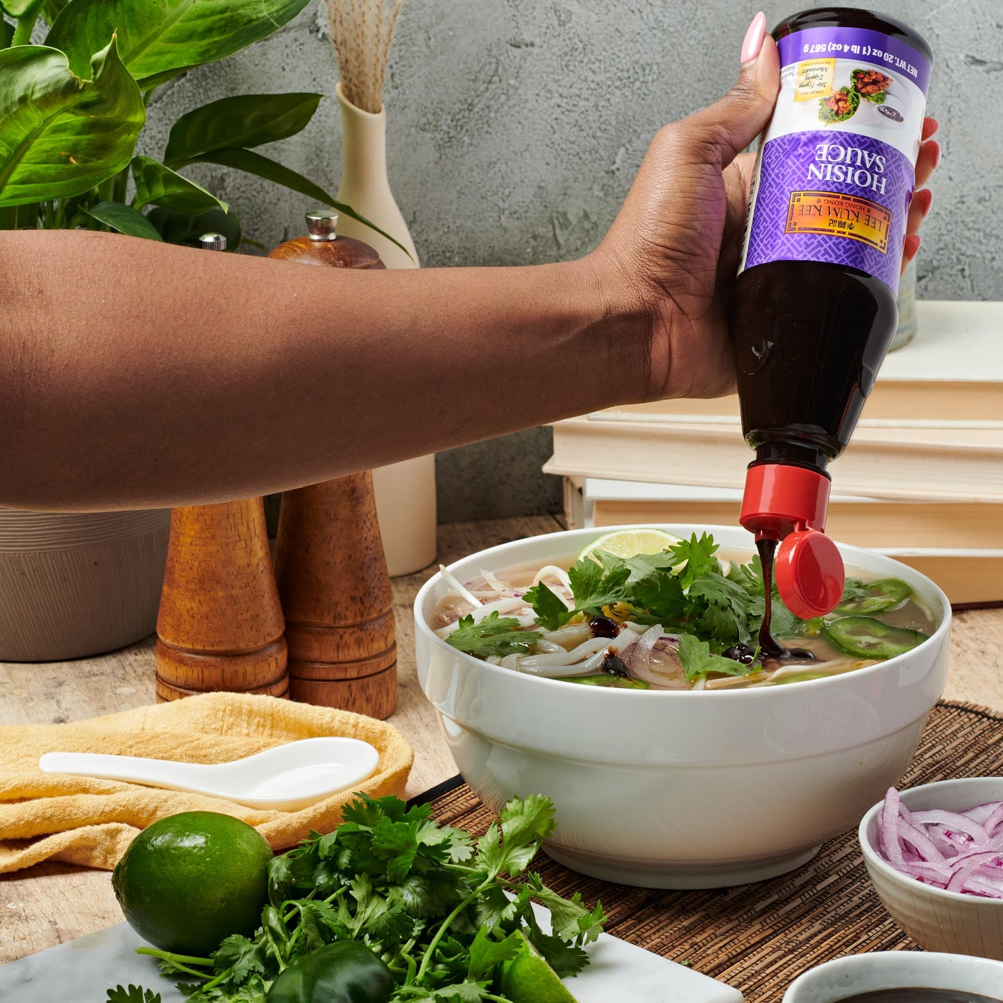 Lee Kum Kee Hoisin Sauce (20 oz - 1 Pack), Sweet & Savory, Ideal for Marinades, BBQ Sauce, Dips, Stir-Frying, Pizza, and Soup Noodles