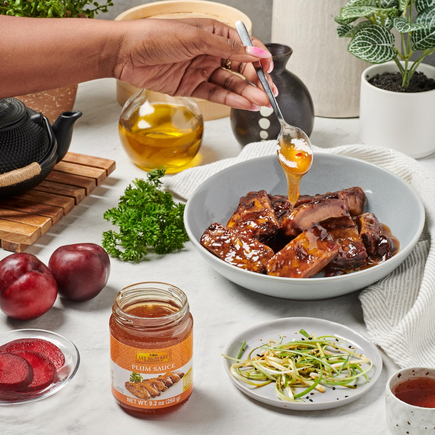 Lee Kum Kee Plum Sauce (9.2 oz - 1 Pack), Perfect for Stir-Frying, Glazes, Drizzling, and Dipping Sauce for Egg Rolls, Roasted Duck, Fried Wontons, and Calamari
