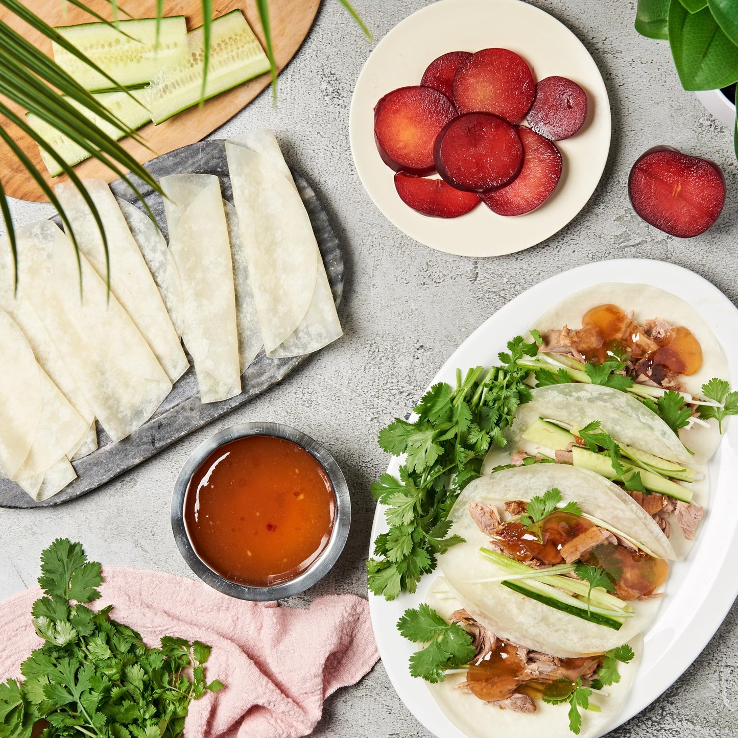 Lee Kum Kee Plum Sauce (9.2 oz - 1 Pack), Perfect for Stir-Frying, Glazes, Drizzling, and Dipping Sauce for Egg Rolls, Roasted Duck, Fried Wontons, and Calamari