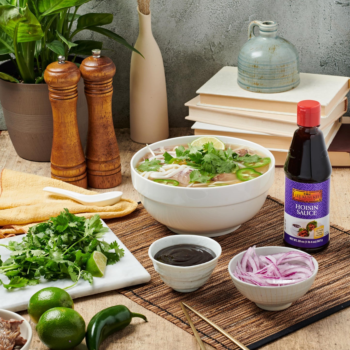 Lee Kum Kee Hoisin Sauce (20 oz - 1 Pack), Sweet & Savory, Ideal for Marinades, BBQ Sauce, Dips, Stir-Frying, Pizza, and Soup Noodles
