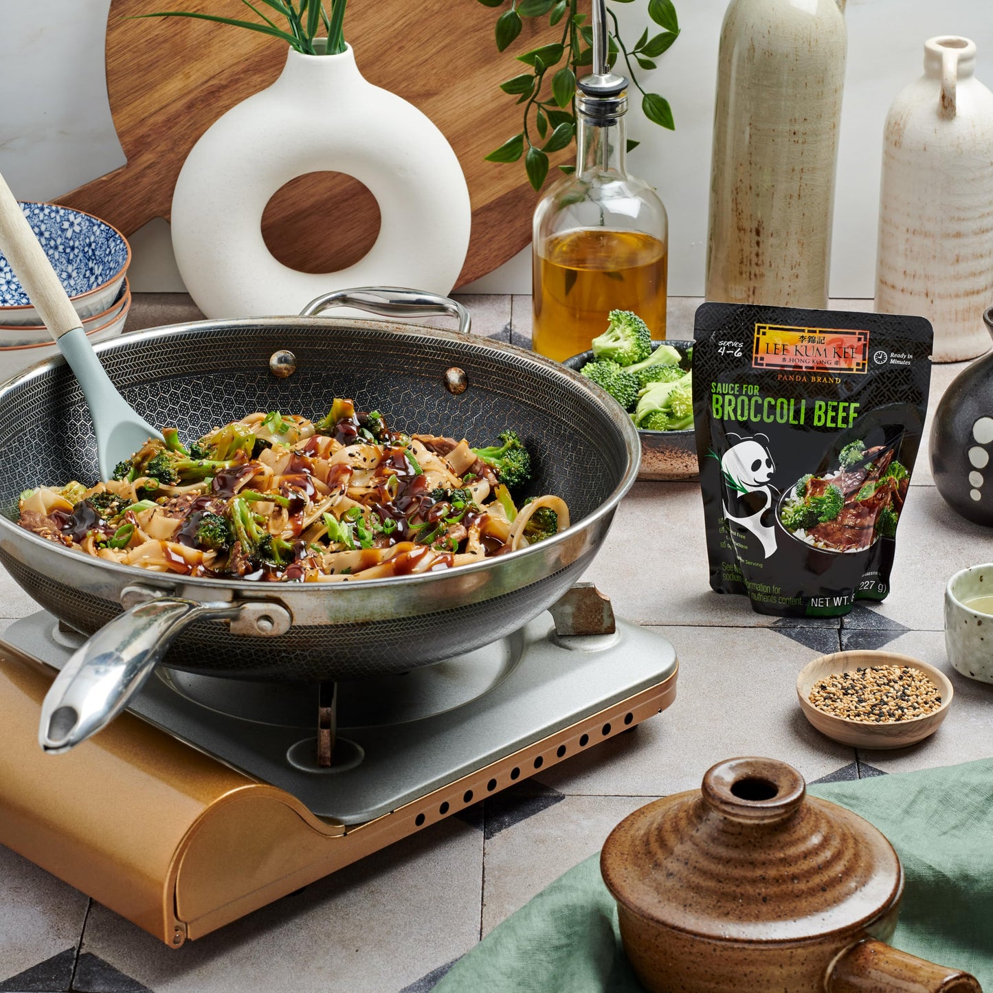 Lee Kum Kee Panda Brand Sauce for Broccoli Beef, 0g Trans Fat, No Artificial Flavors, No High Fructose Corn Syrup, Cholesterol Free, 8 Ounces (Pack of 6)
