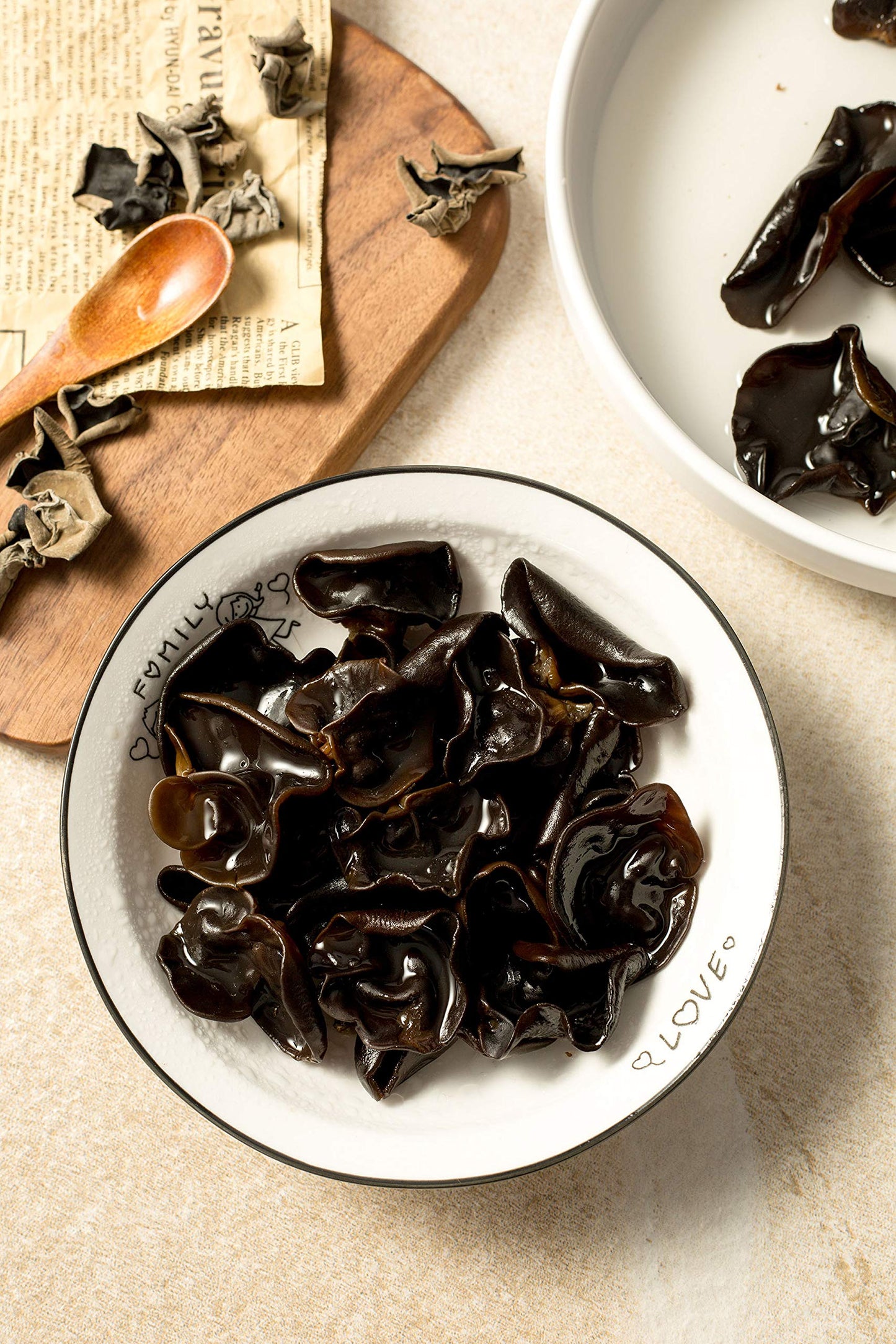 VIGOROUS MOUNTAINS Dried Woodear Mushrooms for Cooking 5 oz, Chewy Texture Dry Black Fungus for Soup Stir-fries Salads , 木耳 , 141.7 g
